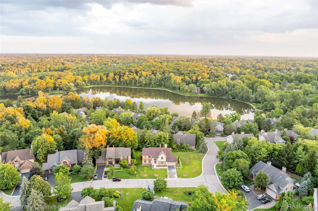 4802 Panorama Circle West Bloomfield Charter Township MI 48323