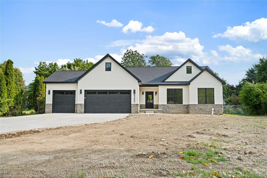 9355 Highland Drive Grosse Ile Township MI 48138