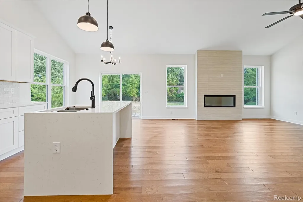 9355 Highland Drive Grosse Ile Township MI 48138