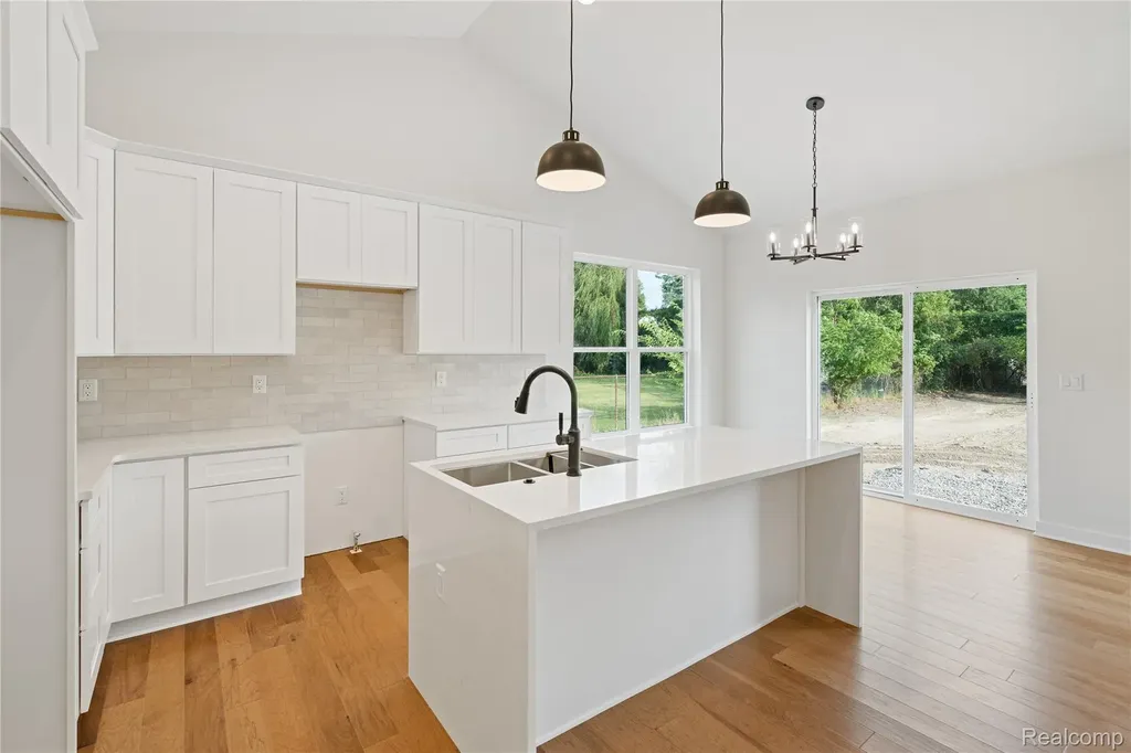 9355 Highland Drive Grosse Ile Township MI 48138