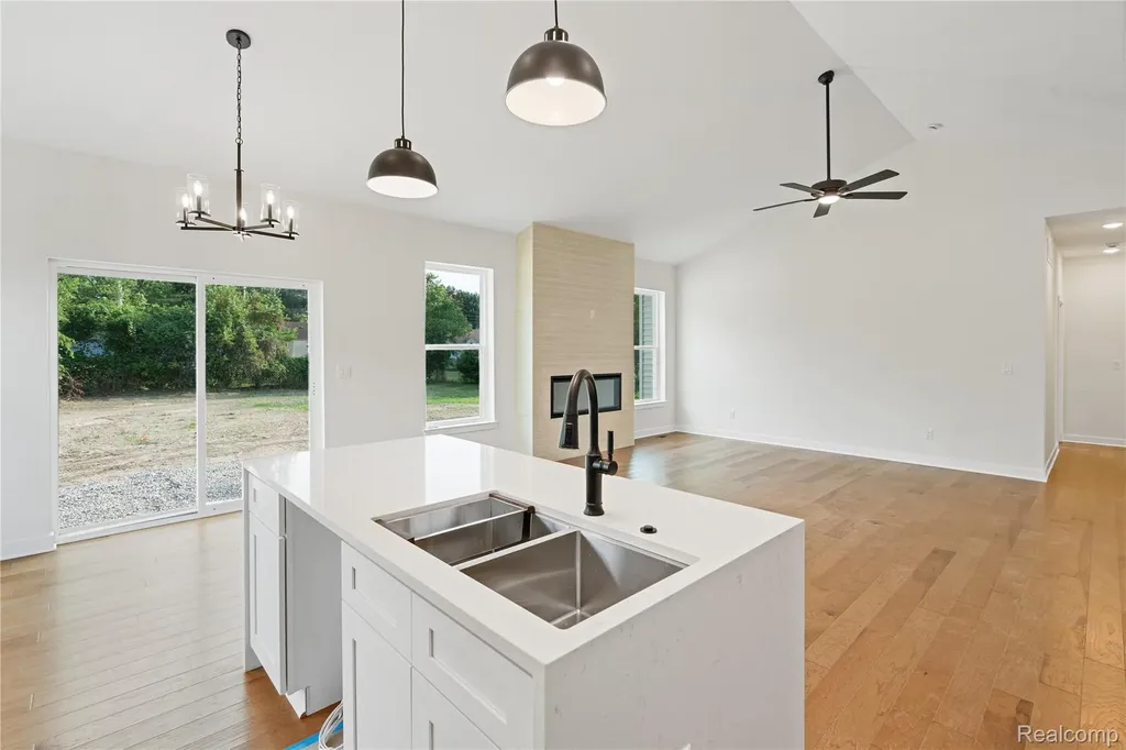 9355 Highland Drive Grosse Ile Township MI 48138