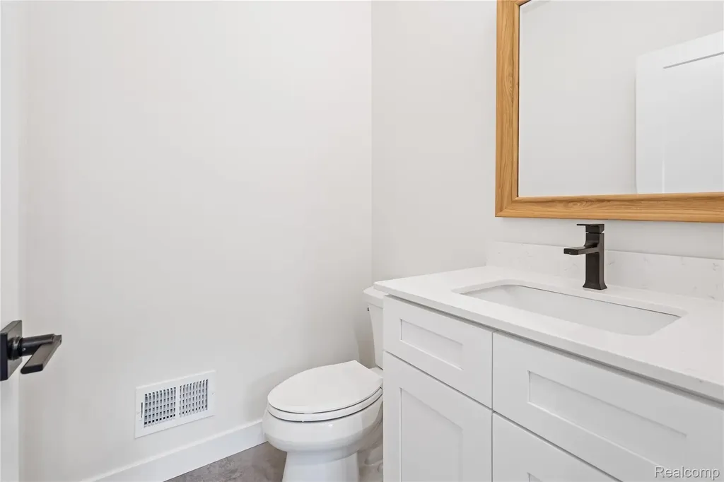 9355 Highland Drive Grosse Ile Township MI 48138