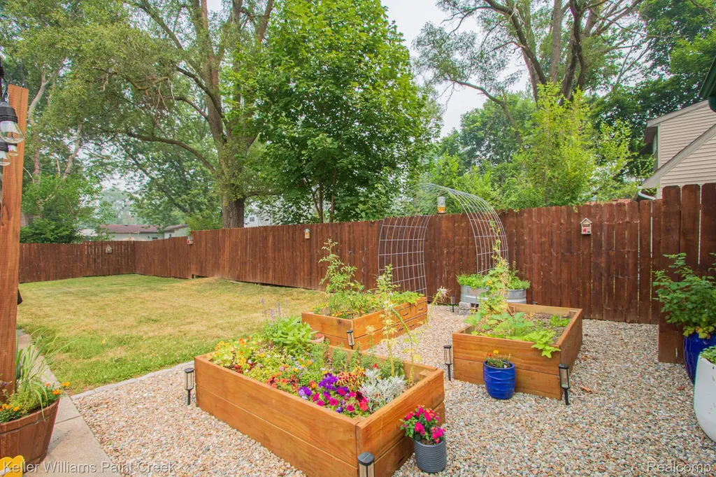 3809 Wedgewood Drive Ingham Township MI 48911