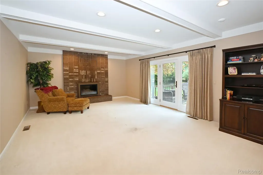 1958 Chancery Drive Troy City MI 48085