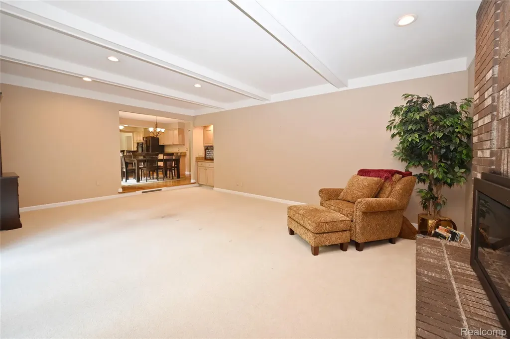 1958 Chancery Drive Troy City MI 48085