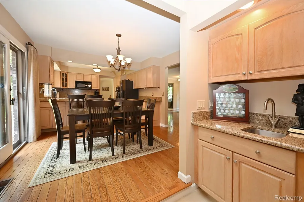 1958 Chancery Drive Troy City MI 48085