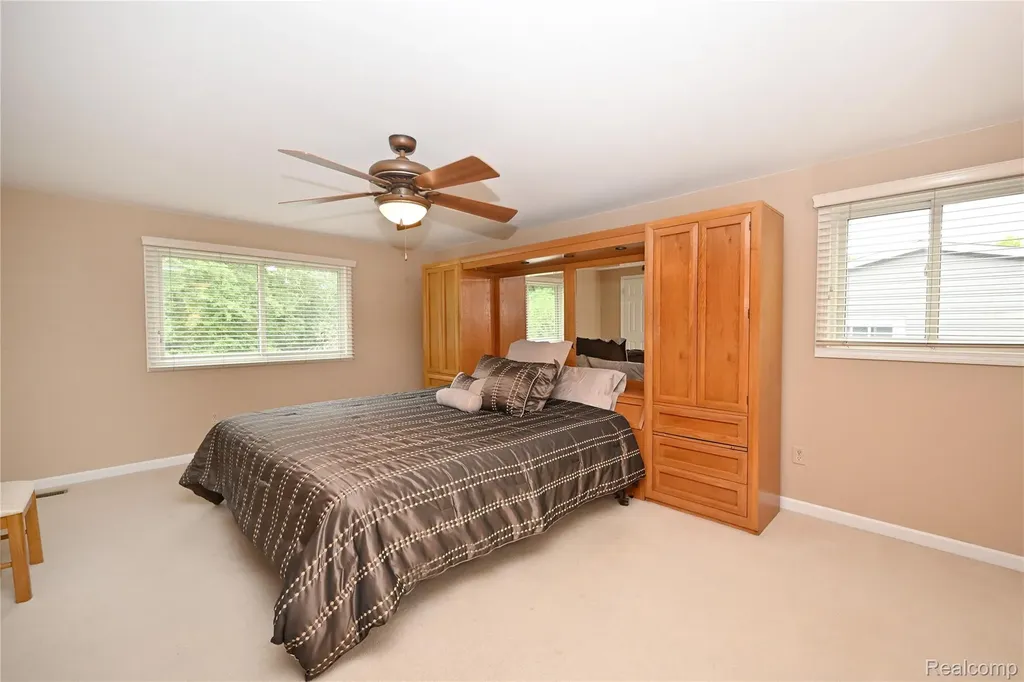 1958 Chancery Drive Troy City MI 48085