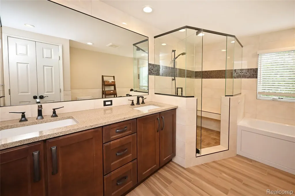 1958 Chancery Drive Troy City MI 48085