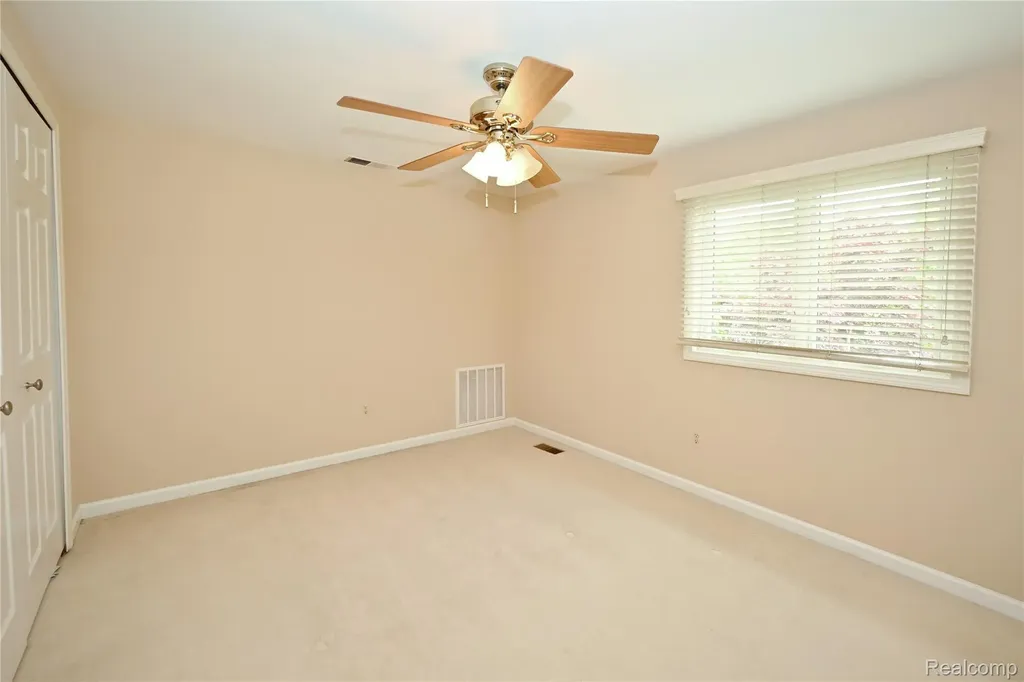 1958 Chancery Drive Troy City MI 48085