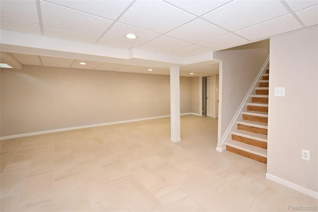 1958 Chancery Drive Troy City MI 48085