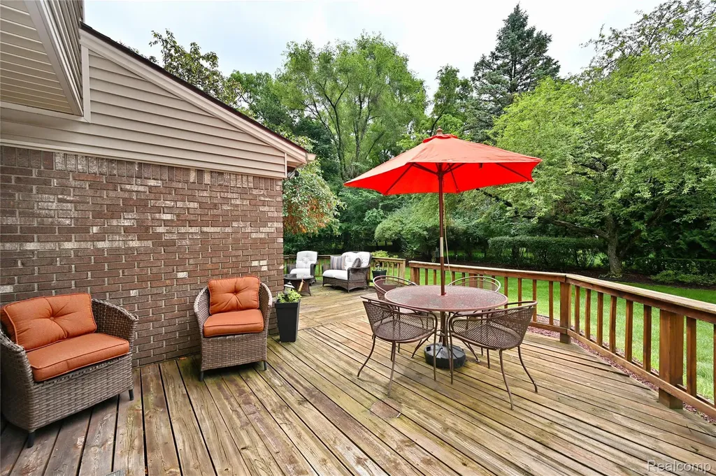 1958 Chancery Drive Troy City MI 48085