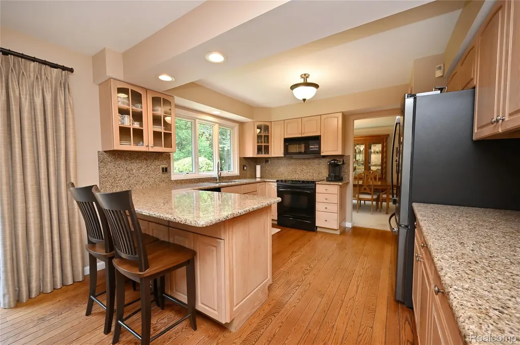 1958 Chancery Drive Troy City MI 48085