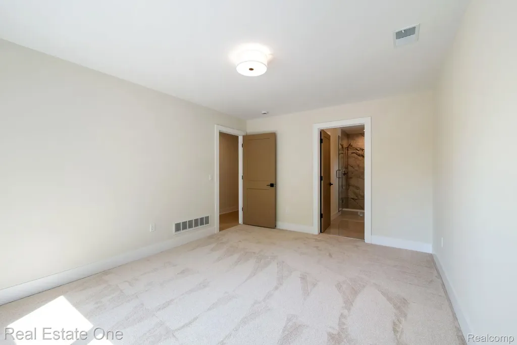 4016 W Webster Road Royal Oak City MI 48073