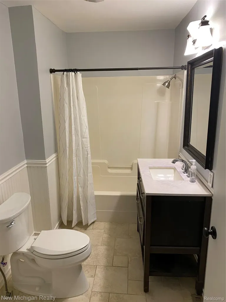 3262 Edgemere Street Commerce Charter Township MI 48382