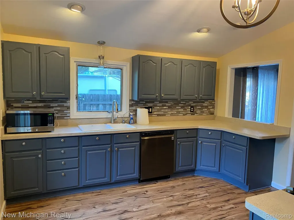 3262 Edgemere Street Commerce Charter Township MI 48382