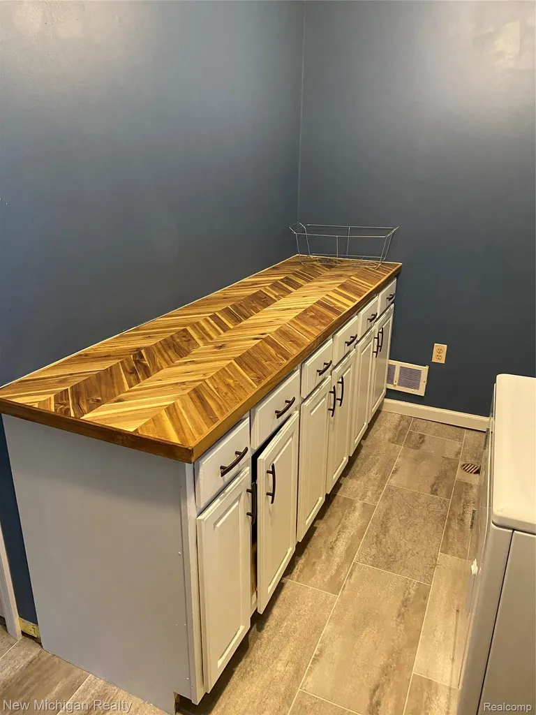 3262 Edgemere Street Commerce Charter Township MI 48382