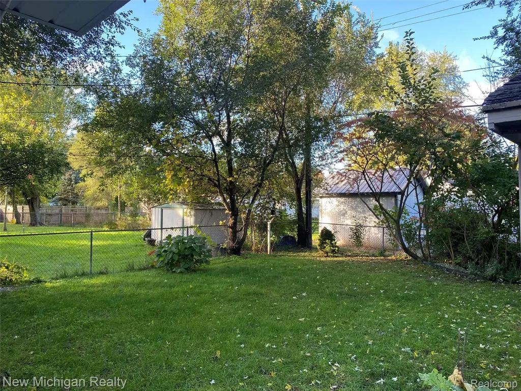 3262 Edgemere Street Commerce Charter Township MI 48382