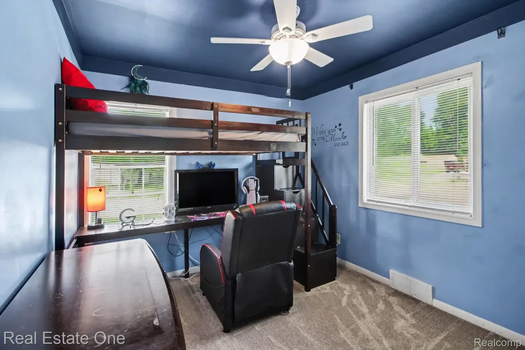 33065 John Hauk Street Garden City City MI 48135