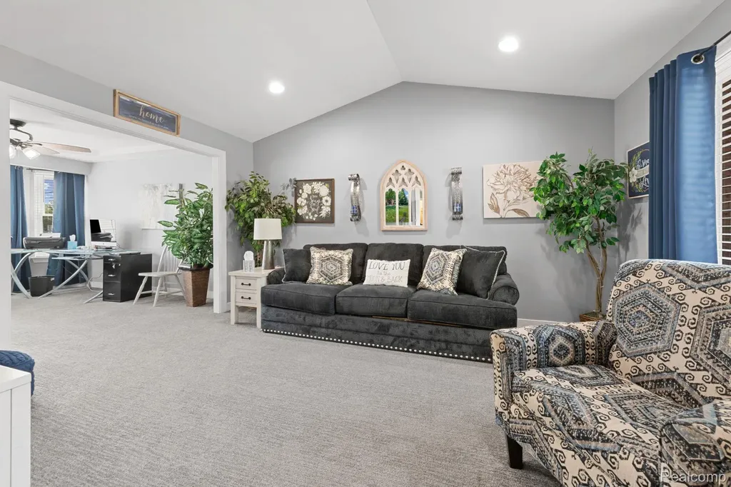 24909 Foxmoor Boulevard Woodhaven City MI 48183