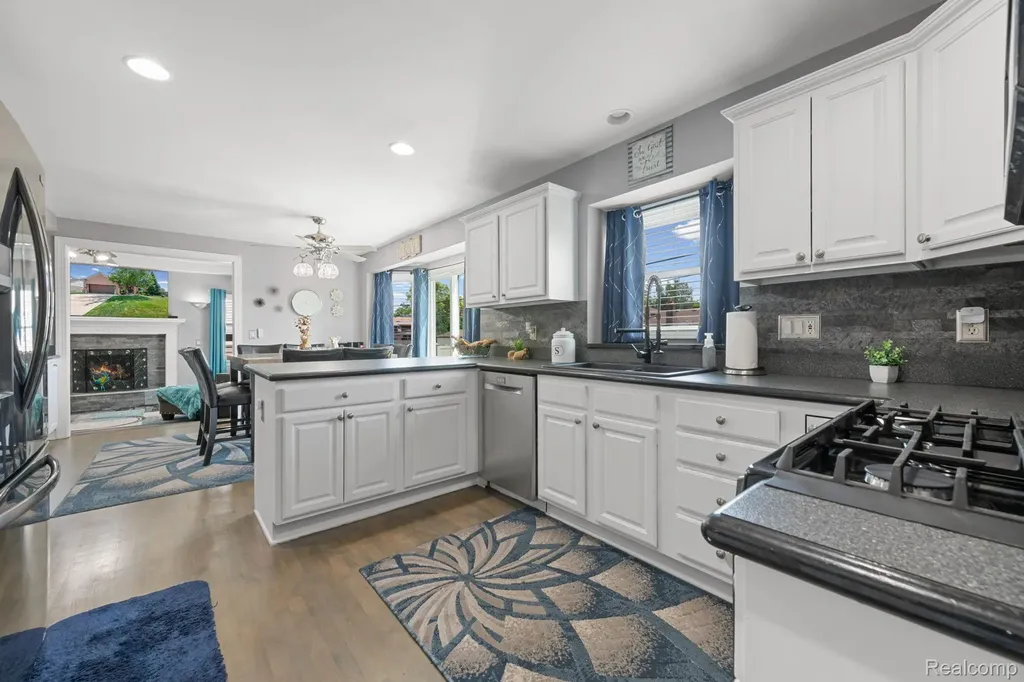 24909 Foxmoor Boulevard Woodhaven City MI 48183