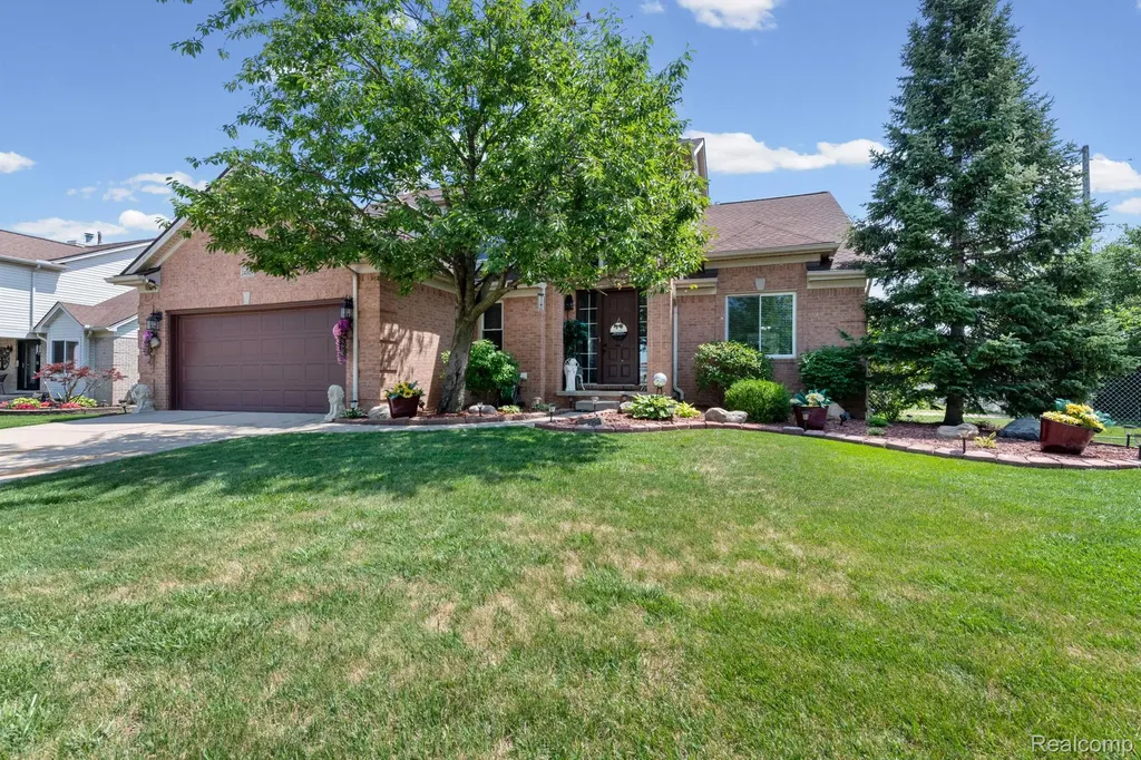 24909 Foxmoor Boulevard Woodhaven City MI 48183