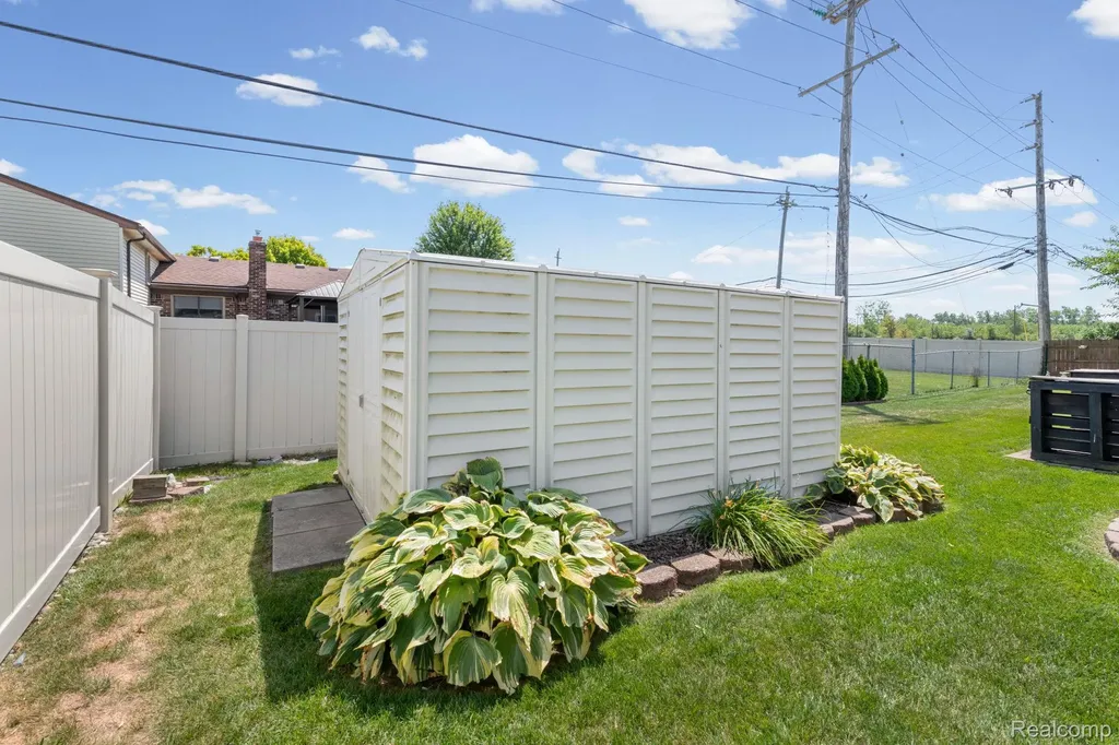 24909 Foxmoor Boulevard Woodhaven City MI 48183