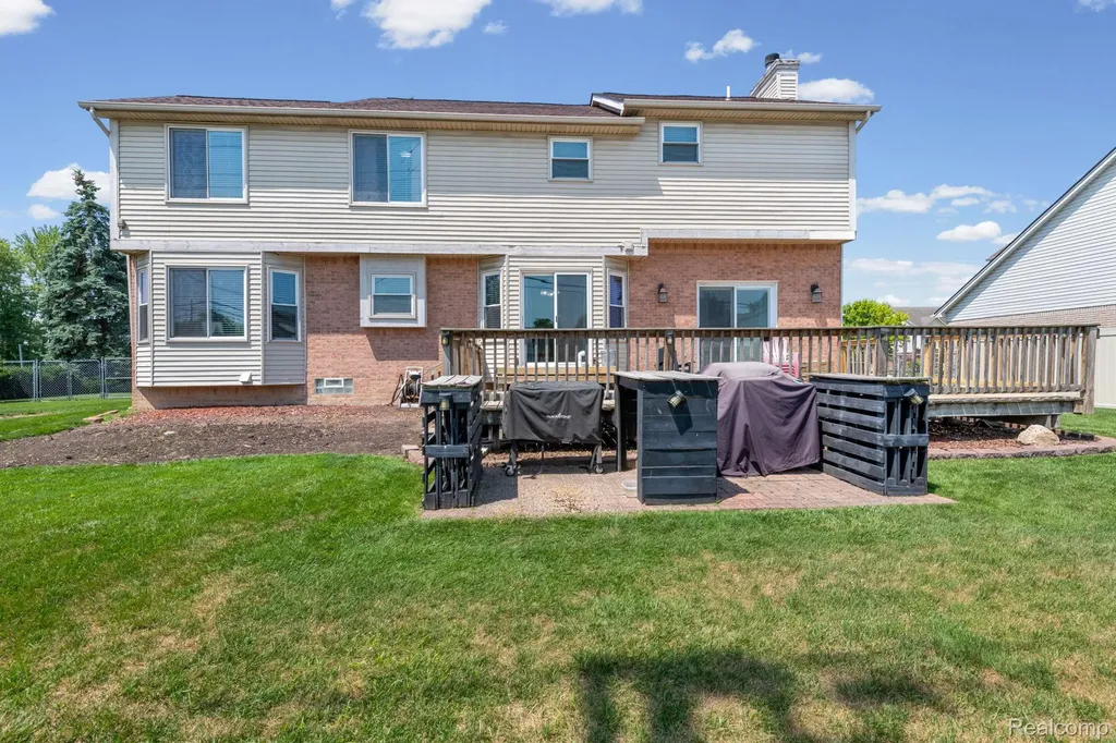 24909 Foxmoor Boulevard Woodhaven City MI 48183