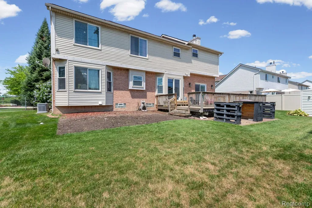 24909 Foxmoor Boulevard Woodhaven City MI 48183