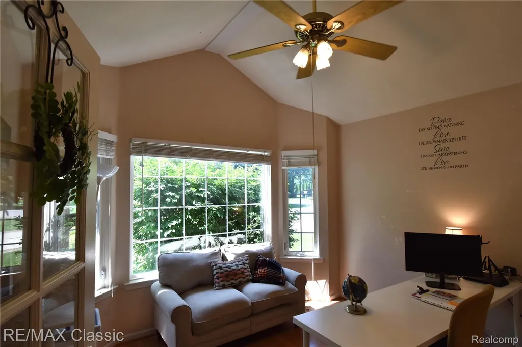 1596 Alsdorf Avenue Rochester Hills City MI 48309