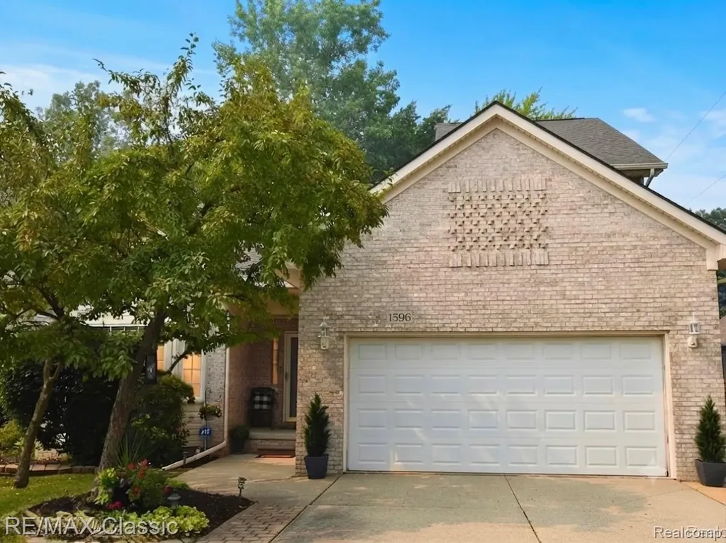 1596 Alsdorf Avenue Rochester Hills City MI 48309