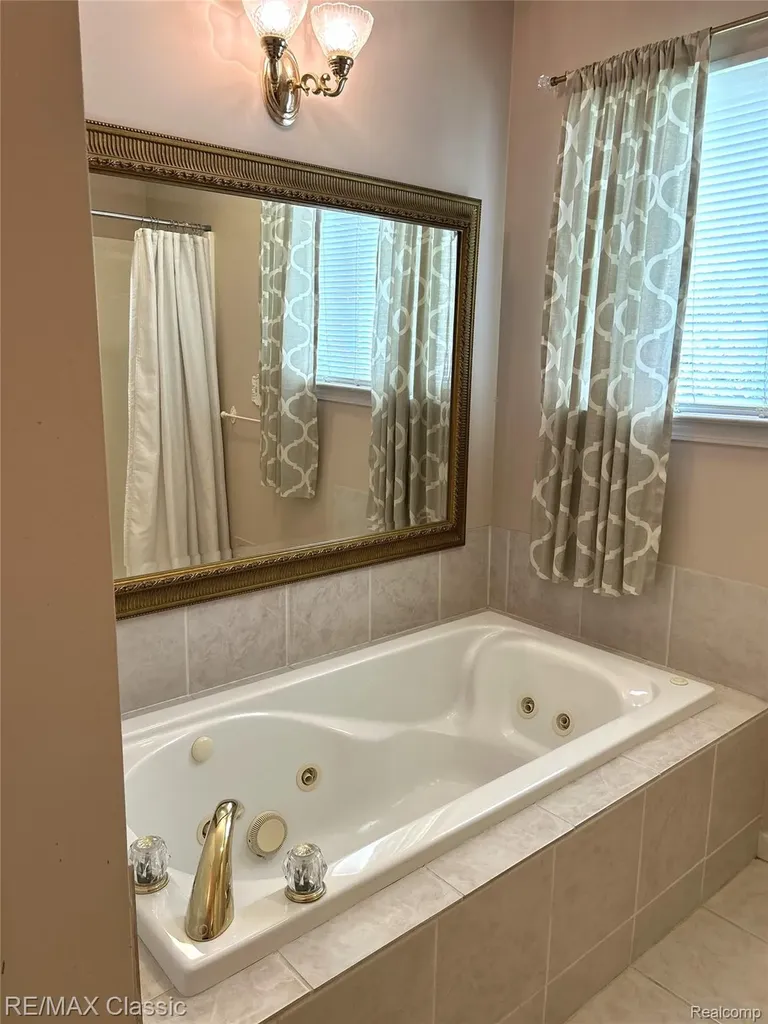 1596 Alsdorf Avenue Rochester Hills City MI 48309