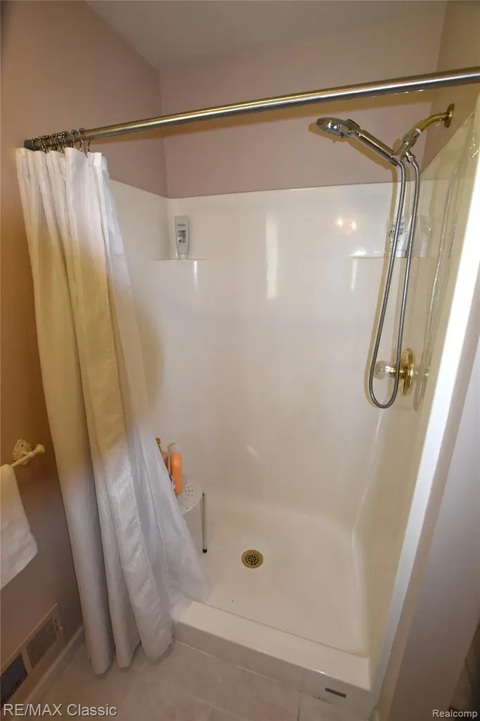 1596 Alsdorf Avenue Rochester Hills City MI 48309