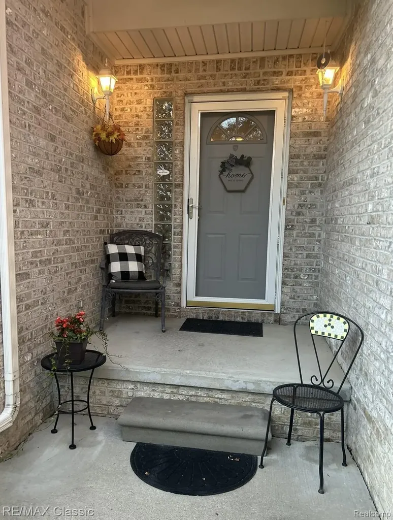 1596 Alsdorf Avenue Rochester Hills City MI 48309