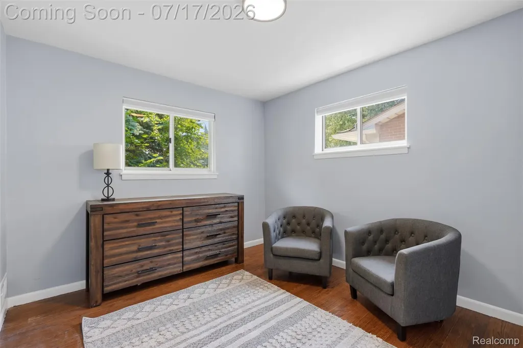 29697 Spoon Madison Heights City MI 48071