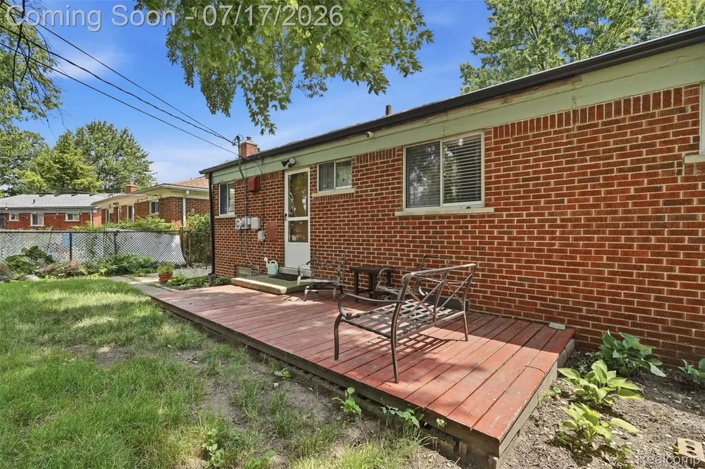 29697 Spoon Madison Heights City MI 48071