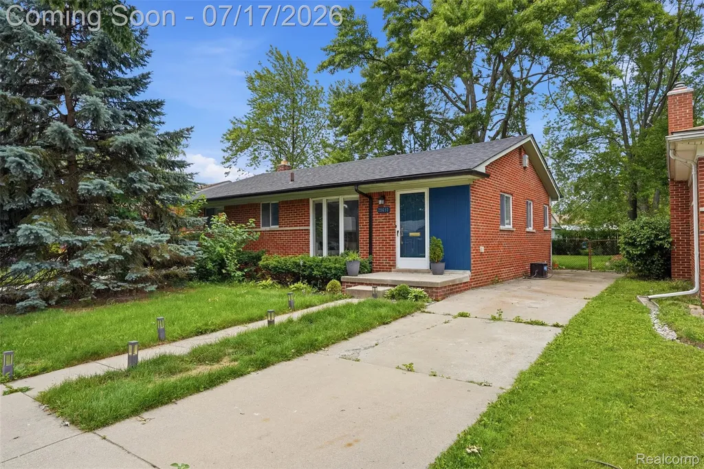 29697 Spoon Madison Heights City MI 48071
