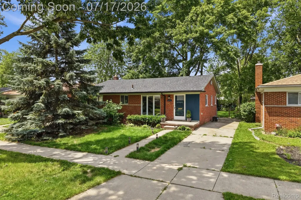29697 Spoon Madison Heights City MI 48071