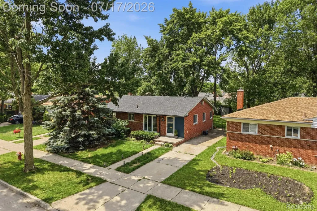 29697 Spoon Madison Heights City MI 48071