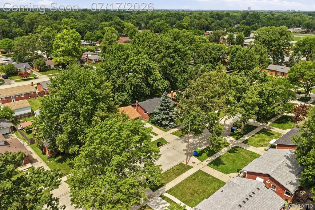 29697 Spoon Madison Heights City MI 48071