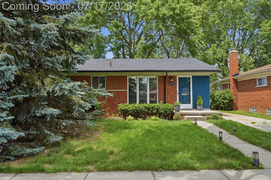 29697 Spoon Madison Heights City MI 48071
