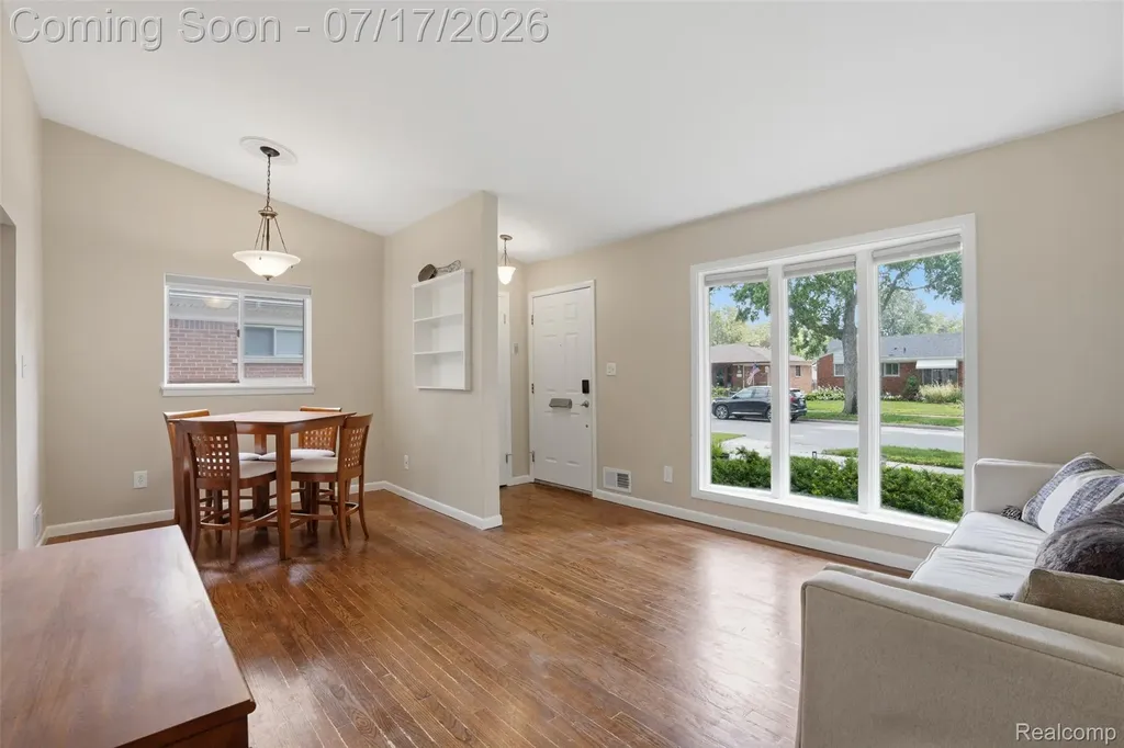 29697 Spoon Madison Heights City MI 48071