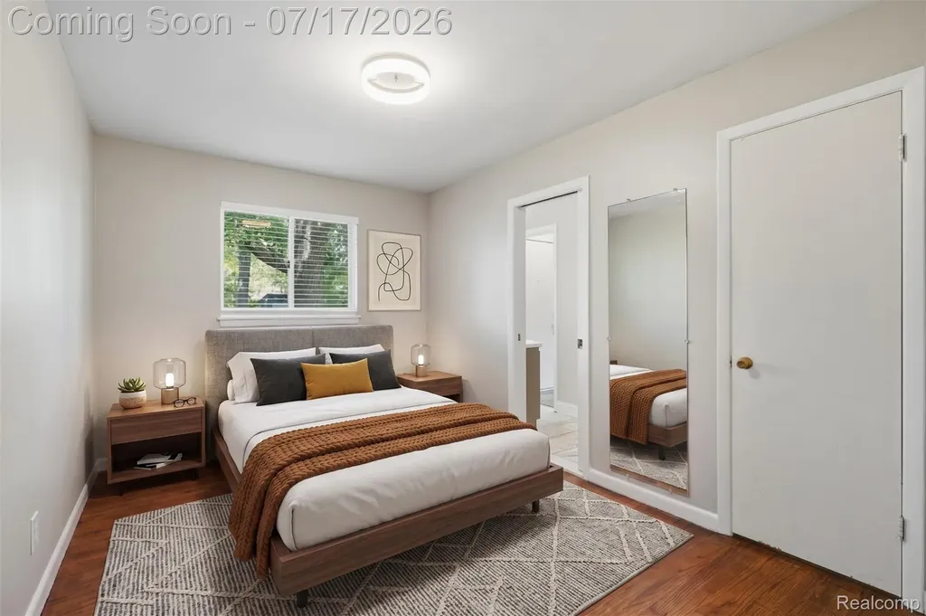 29697 Spoon Madison Heights City MI 48071