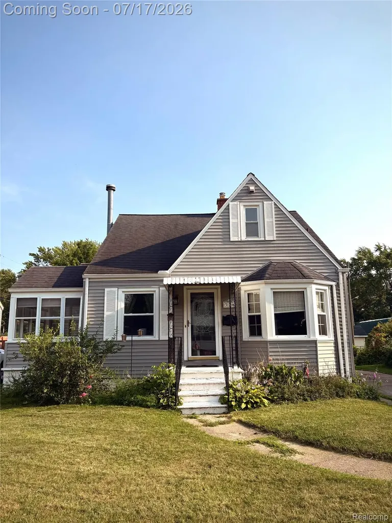 326 Smith Avenue Milan City MI 48160