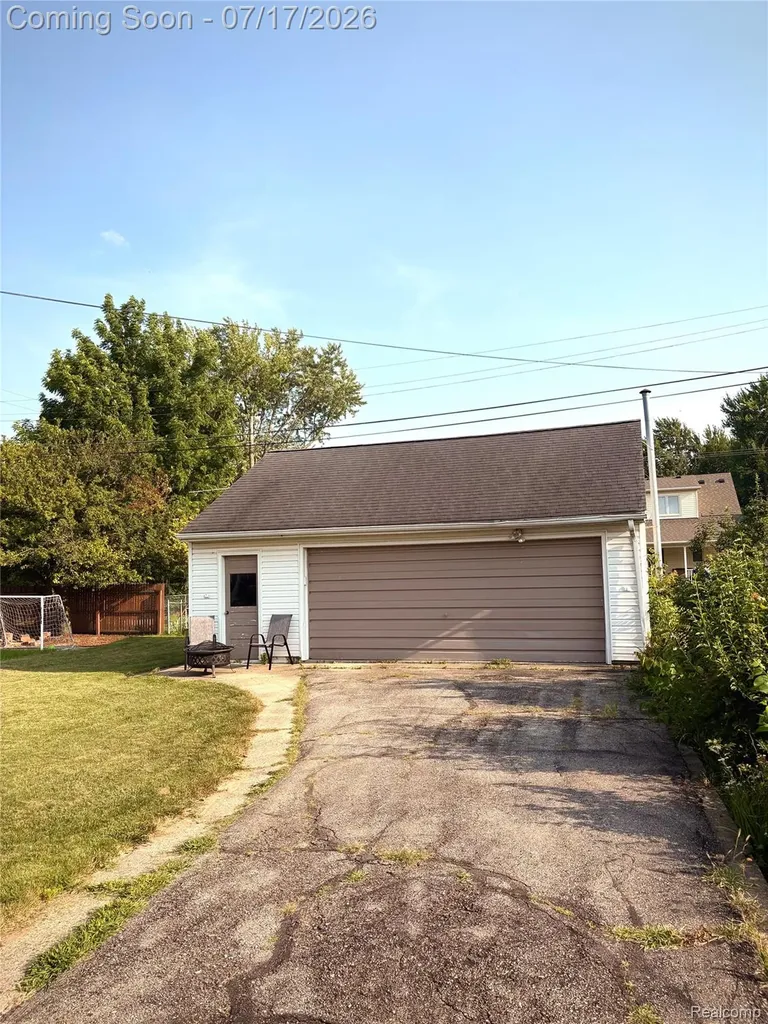 326 Smith Avenue Milan City MI 48160