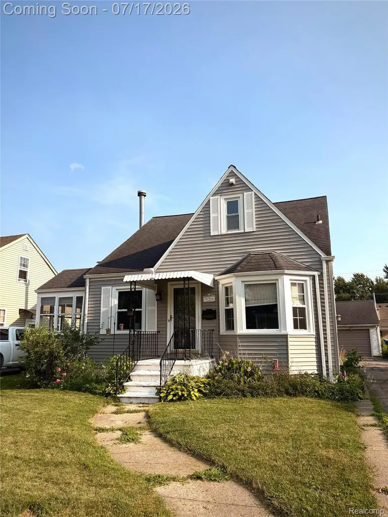 326 Smith Avenue Milan City MI 48160