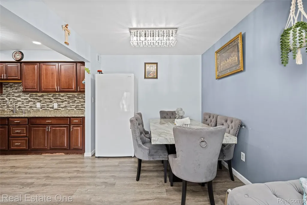 29888 City Center Drive Warren City MI 48093