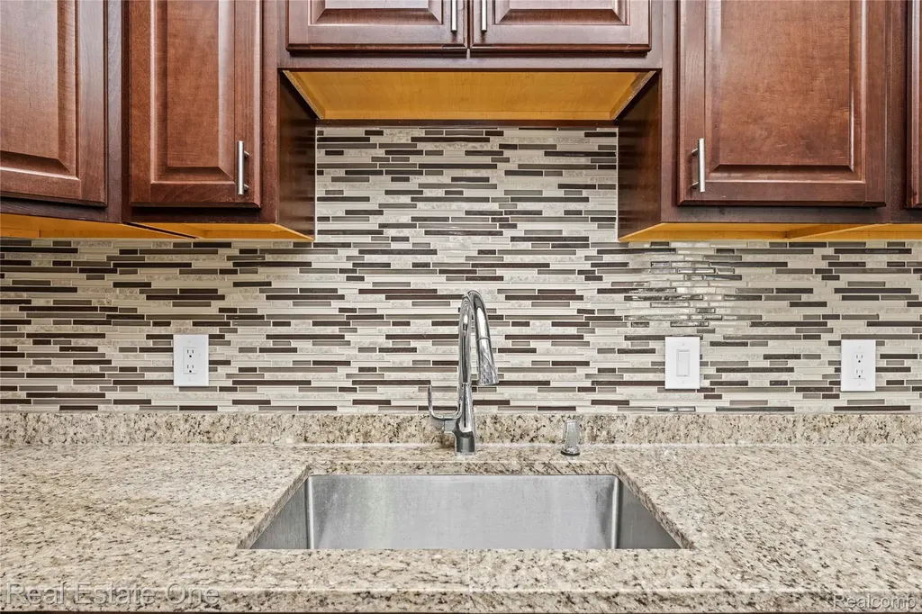 29888 City Center Drive Warren City MI 48093