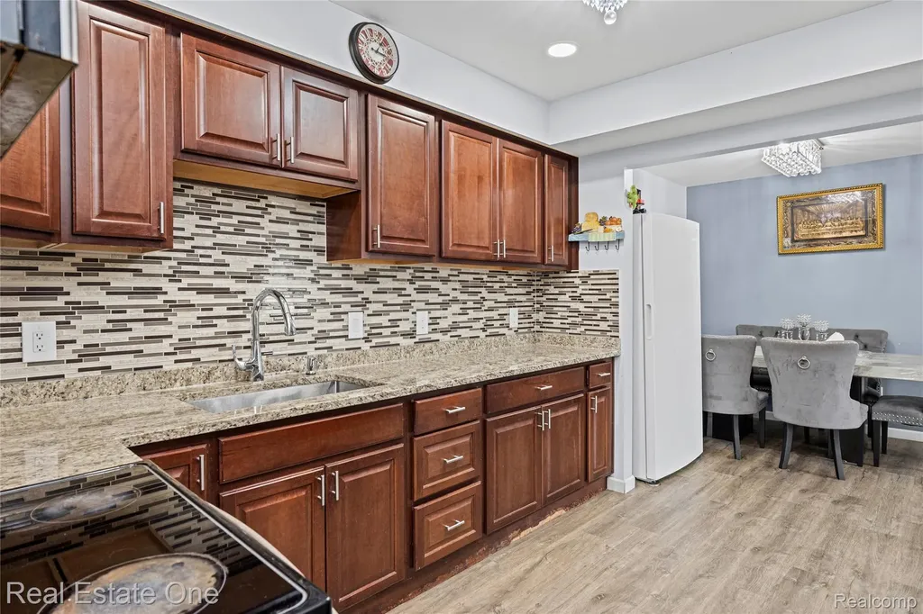 29888 City Center Drive Warren City MI 48093