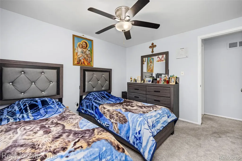 29888 City Center Drive Warren City MI 48093