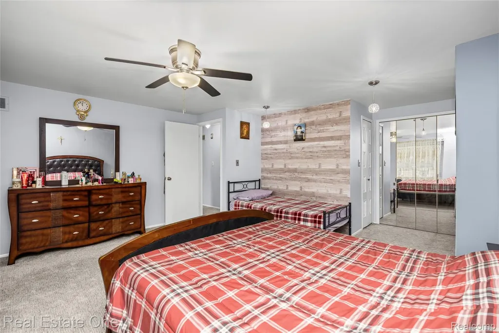 29888 City Center Drive Warren City MI 48093